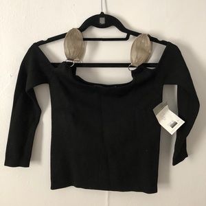 Black shoulder cut out/cuffed Wayne Rogers blouse!